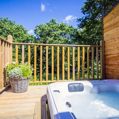 Riverside Hideaway for Two Hot Tub River Lochay