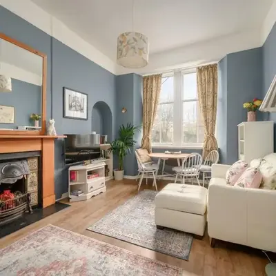 Quiet 1-Bed Flat by the Meadows