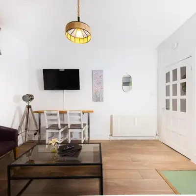 Central Cosy Apartment by Meadows 6