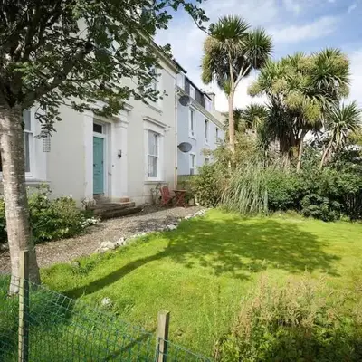 25 Ardbeg Road