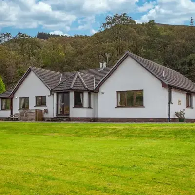 Wildwood Cottage with Hot Tub