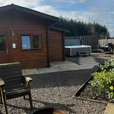 Lochinvar - Highland Log Cabin with Private Hot Tub