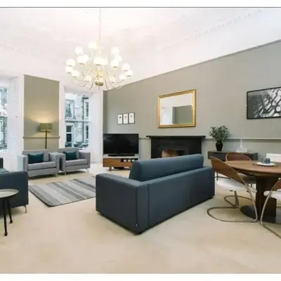 JOIVY Elegant New Town Flat near Princes Street