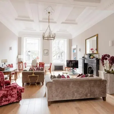 JOIVY Ultra Luxe Home near Princes Street