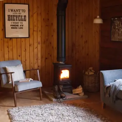 Hillside Log cabin