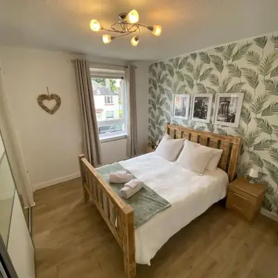 Modern Quiet City Center Airport 2 Bedroom Apartment
