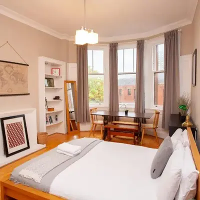 Beautiful 2 Bed Apartment Rose St