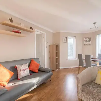 The Cluthar - Ground Floor West End City Centre Rockvilla flat & Parking
