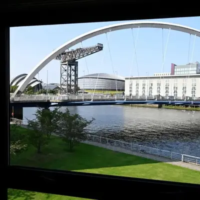 ArcView - SEC Hydro Two Bed Flat With Free parking and Great View