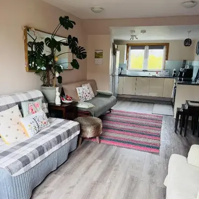 “A Wee Pad in Dunfermline”