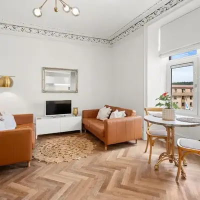 Exceptional Central 1BR Apt - town square views