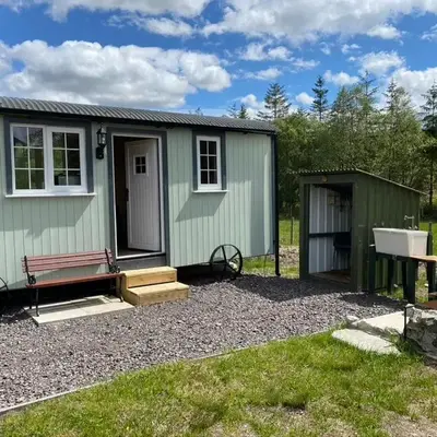 Wee Highland Hideaway Hut