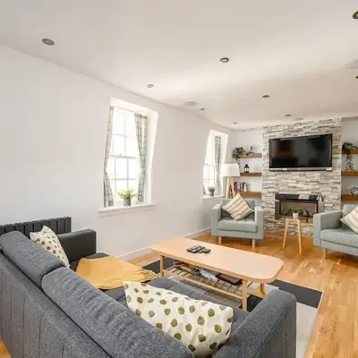 Queensferry Street Lane - Fantastic 2 BR City Centre Mews House with free secure parking!