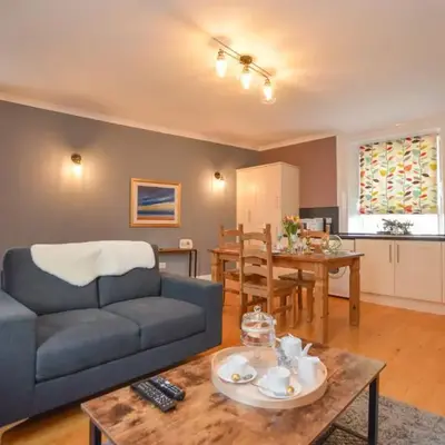 The Gallery Apartment - Spacious