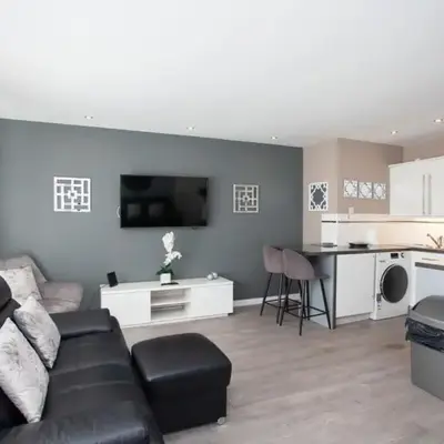 Southside Flat with Private Garden!