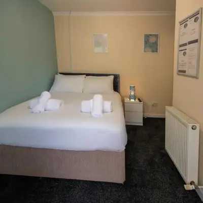 Irvine Riverside Guesthouse