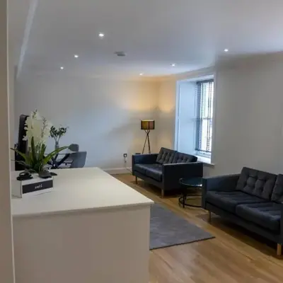 Argyle Square Apartment