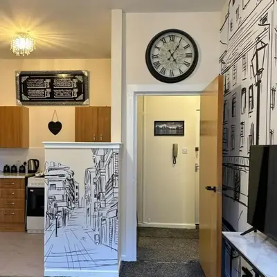 Central Glasgow Apt - Sleeps 2 & FreeParking During Weekend