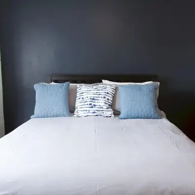 Cozy two bed flat near Glasgow Airport & Paisley - Pass the Keys
