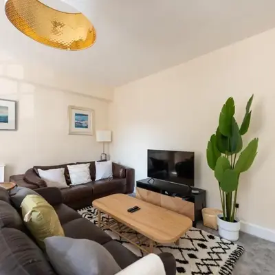 Lovely 3 bed apartment in central Edinburgh