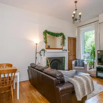 Superb 1 Bed Flat in Traditional Victorian Building - Pass the Keys