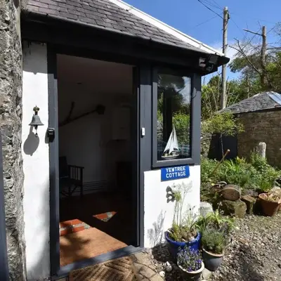 Yewtree Cottage - 'The Art House' and Garden