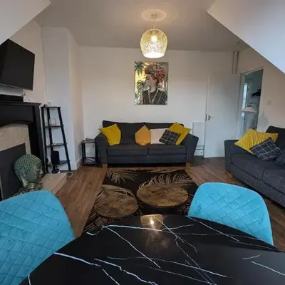 Lovely 2 Bedroom Apartment in Central Location