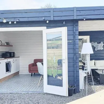 Romantic Rural Lodge - Private Outdoor Kitchen & Cosy Covered Lounge - Perth and Kinross - Hot Tub not included