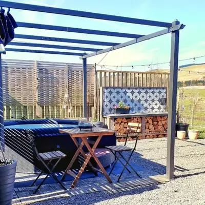 Rural Private Lodge - With Hot Tub - Outdoor Kitchen and Covered Lounge for Two