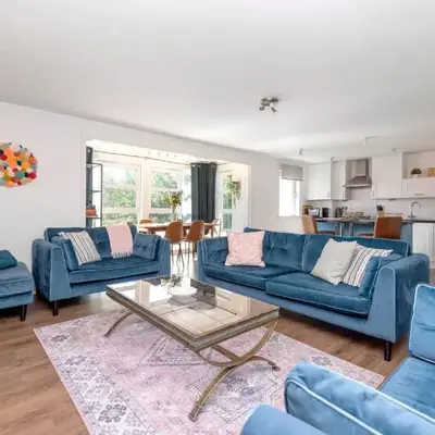 JOIVY Modern 2 bed flat near Murrayfield Stadium