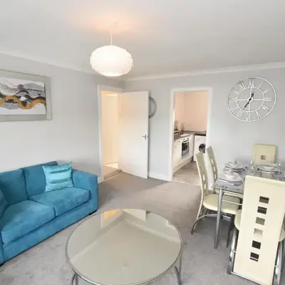 Lovely 2 Bedroom Flat in a quiet location
