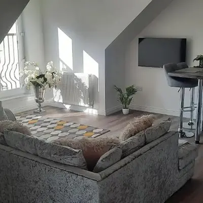 Lanarkshire Apartment- Views- Sleeps 4- Balcony