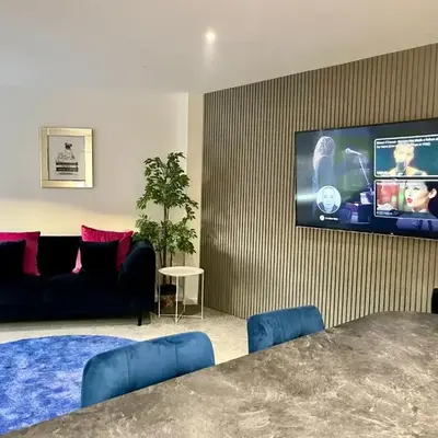 Glas Go Executive 2-Bedroom Apartment near OVO Hydro Free Parking