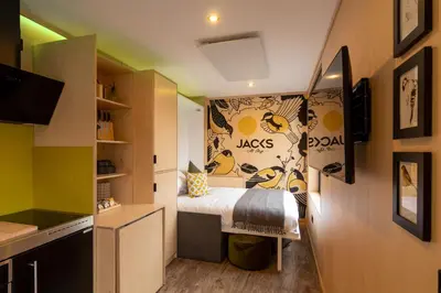 Gallery image of The Birdbox - Unique Hot Tub Cabin in Millport in Millport