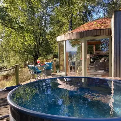 Craigmaddie Muir Roundhouse with Hot Tub Romantic
