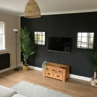 Budget friendly apartment with stairs Near Glasgow airport and Loch Lomond