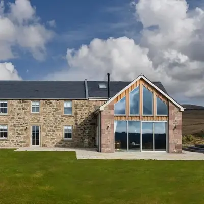 Kipney Farmhouse with hot tub