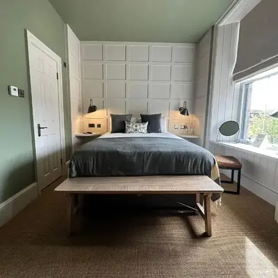 Rooms Above Sugar Boat